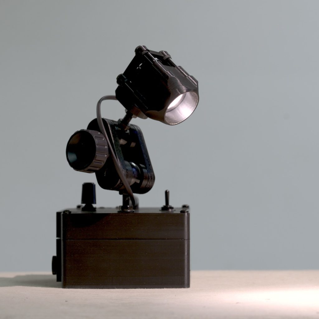 Le projecteur "Nomade" de l'Atelier Phluux