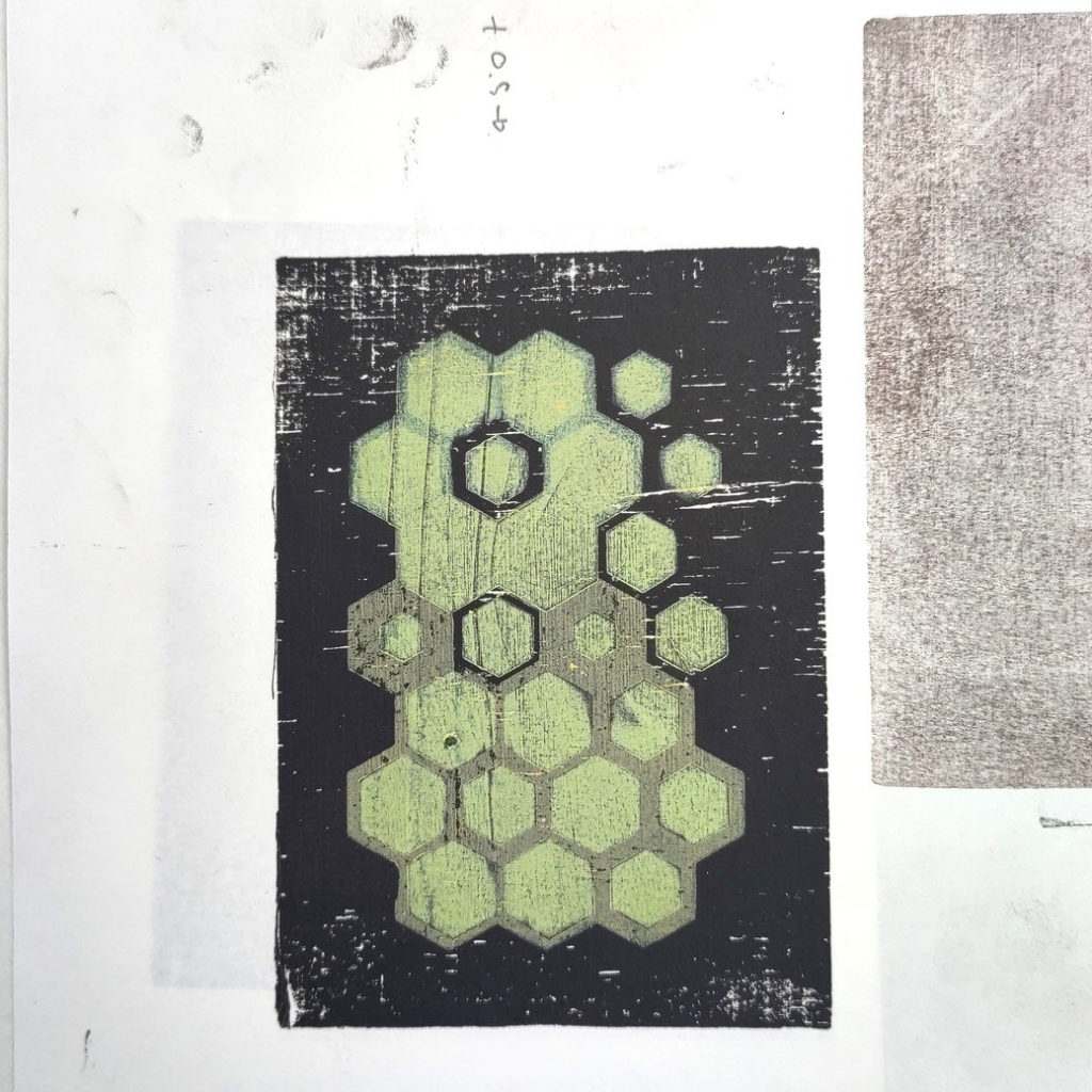 Photo d'un motif imprimé à l'encre offset sur presse typo. ©phluux 2026